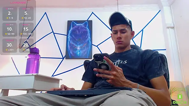 Snapshot of Valerio_20 chatting on 12-13-24, 08:15 Valerio 20 online show from 12-13-24, 08:15