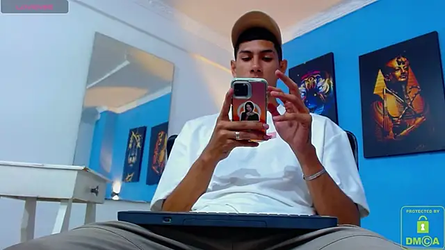 Snapshot of Valerio_20 chatting on 12-27-24, 08:07 Valerio 20 online show from 12-27-24, 08:07