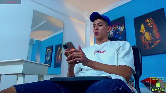 Snapshot of Valerio_20 chatting on 01-13-25, 08:26 Valerio 20 online show from 01-13-25, 08:26