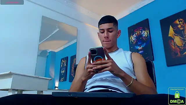 Snapshot of Valerio_20 chatting on 01-17-25, 08:22 Valerio 20 online show from 01-17-25, 08:22