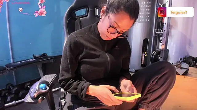 Snapshot of fergie21 chatting on 01-17-25, 01:56 fergie21 online show from 01-17-25, 01:56