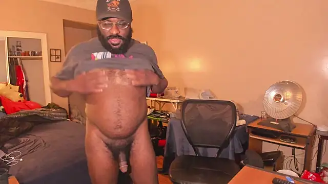 Snapshot of MrChuckDailyXXX chatting on 04-27-26, 05:05 MrChuckDailyXXX online show from 04-27-26, 05:05
