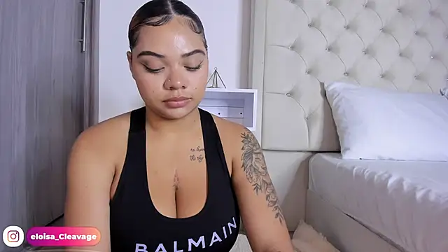 Eloisa cleavage  online show from 02-12-25, 11:18