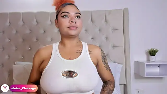 Eloisa cleavage  online show from 02-22-25, 11:02