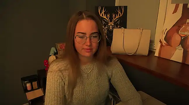 Snapshot of luxie_milady chatting on 12-17-24, 12:43 luxie milady online show from 12-17-24, 12:43