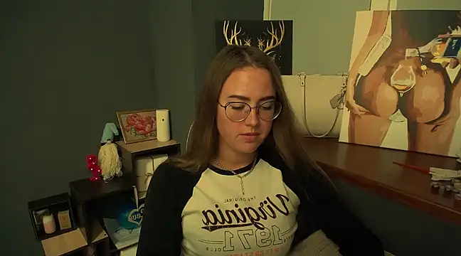Snapshot of luxie_milady chatting on 12-20-24, 02:49 luxie milady online show from 12-20-24, 02:49