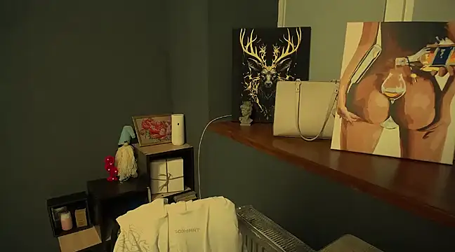 Snapshot of luxie_milady chatting on 01-03-25, 04:37 luxie milady online show from 01-03-25, 04:37