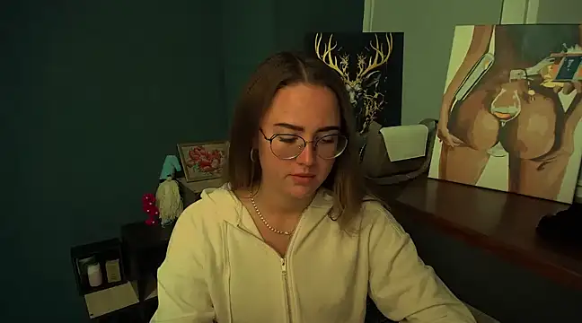 Snapshot of luxie_milady chatting on 01-07-25, 01:57 luxie milady online show from 01-07-25, 01:57