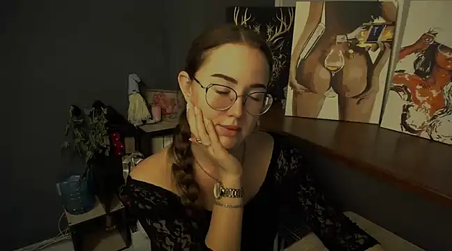 Snapshot of luxie_milady chatting on 03-07-25, 02:56 luxie milady online show from 03-07-25, 02:56
