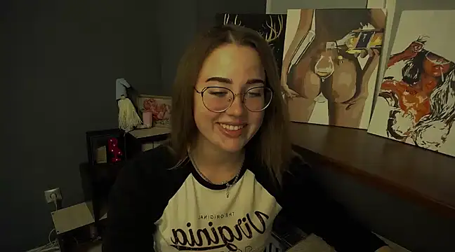 Snapshot of luxie_milady chatting on 03-13-25, 01:50 luxie milady online show from 03-13-25, 01:50