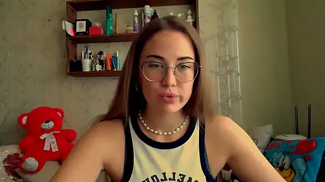 Snapshot of luxie_milady chatting on 09-26-25, 11:14 luxie milady online show from 09-26-25, 11:14