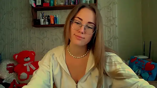 Snapshot of luxie_milady chatting on 10-01-25, 10:21 luxie milady online show from 10-01-25, 10:21
