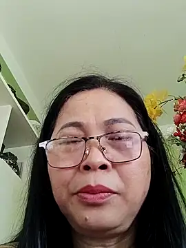 Snapshot of Hangem111 chatting on 06-12-26, 01:26 Hangem111 online show from 06-12-26, 01:26
