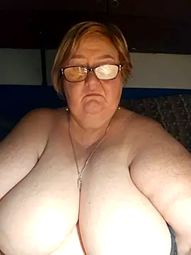 Snapshot of Awn290668 chatting on 09-08-25, 04:28 Awn290668 online show from 09-08-25, 04:28