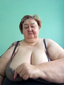 Snapshot of Awn290668 chatting on 09-27-25, 06:18 Awn290668 online show from 09-27-25, 06:18