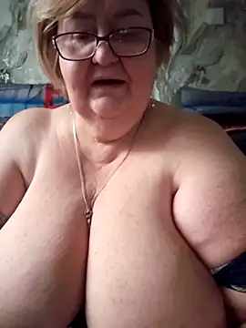 Snapshot of Awn290668 chatting on 10-28-25, 05:33 Awn290668 online show from 10-28-25, 05:33