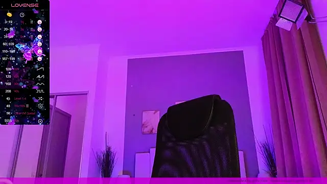 Snapshot of EVAshinyGIRL chatting on 01-23-25, 03:43 EVAshinyGIRL online show from 01-23-25, 03:43