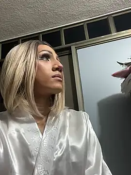 Snapshot of VictoriaRoss1 chatting on 02-01-25, 11:37 VictoriaRoss1 online show from 02-01-25, 11:37