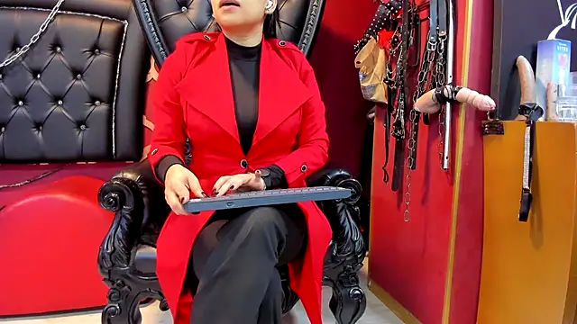 Snapshot of Mistressviictoria chatting on 03-04-25, 11:19 Mistressviictoria online show from 03-04-25, 11:19