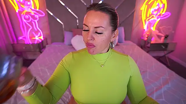 KiraCandyS online show from 09-25-25, 08:56