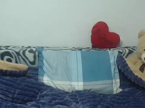 Emmatoo online show from 04-19-26, 07:05