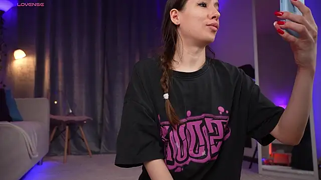 Amely Young online show from 03-12-26, 01:23