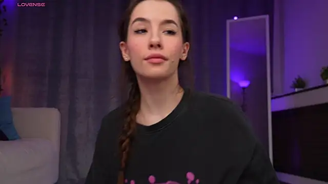 Amely Young online show from 04-19-26, 01:16