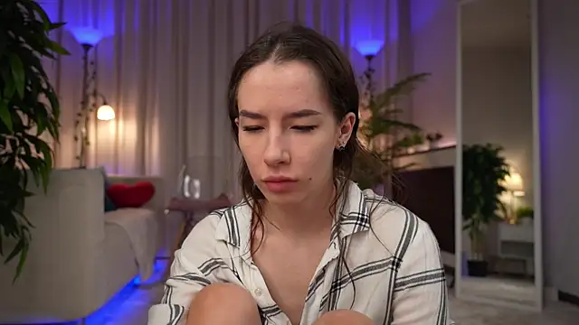 Snapshot of Amely_Young chatting on 06-20-26, 02:36 Amely Young online show from 06-20-26, 02:36