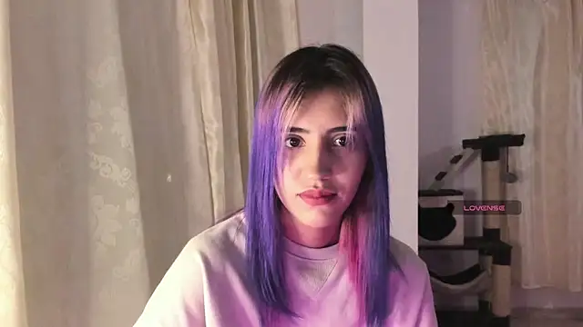 Snapshot of linnie_ chatting on 12-12-24, 08:14 linnie online show from 12-12-24, 08:14