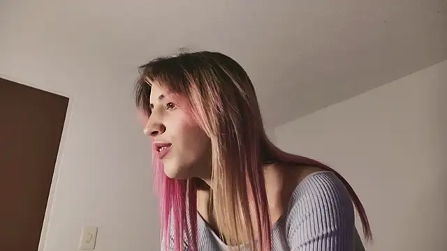 Snapshot of linnie_ chatting on 03-07-25, 04:35 linnie online show from 03-07-25, 04:35