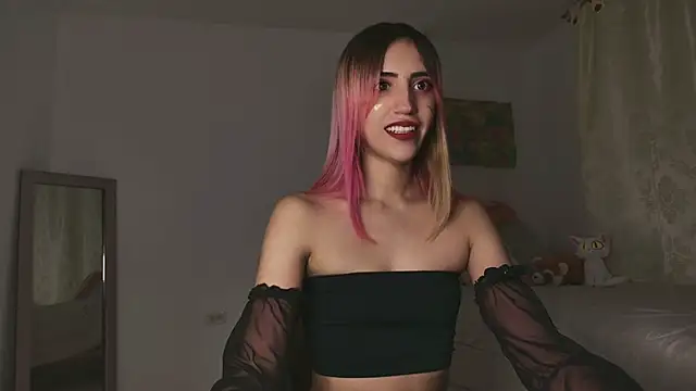 Snapshot of linnie_ chatting on 03-08-25, 06:10 linnie online show from 03-08-25, 06:10