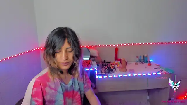 Snapshot of linnie_ chatting on 09-16-25, 08:32 linnie online show from 09-16-25, 08:32