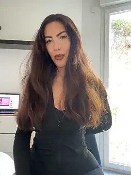 Eyline online show from 04-05-26, 09:28