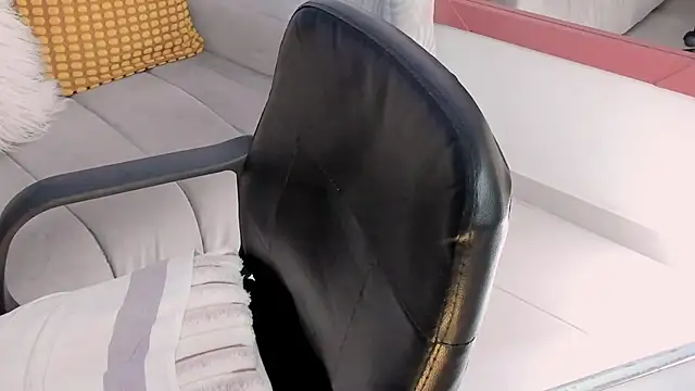 Pamela Rosal online show from 03-15-25, 04:10