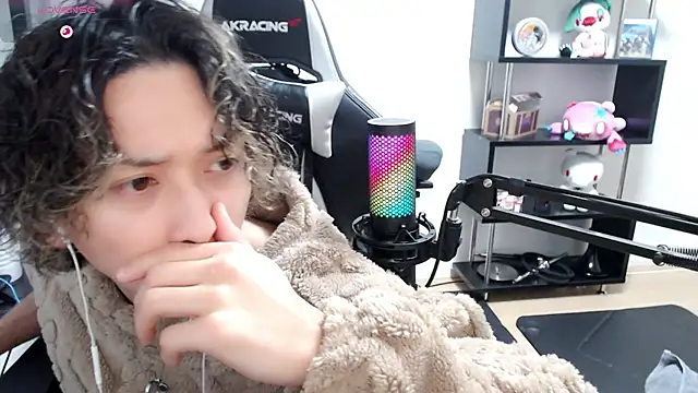 Snapshot of Shizukuu chatting on 03-15-25, 03:27 Shizukuu online show from 03-15-25, 03:27