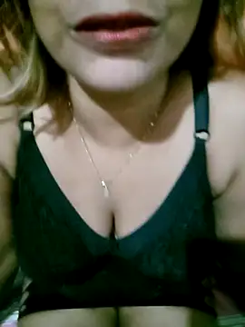 Snapshot of Shaali_Ang chatting on 05-06-26, 10:04 Shaali Ang online show from 05-06-26, 10:04