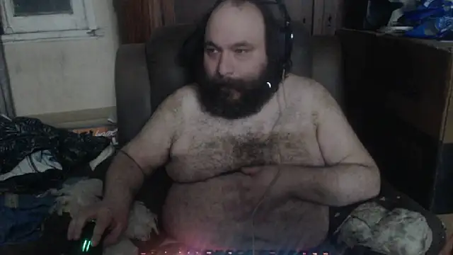 Snapshot of hairyhulk chatting on 01-03-25, 05:39 hairyhulk online show from 01-03-25, 05:39