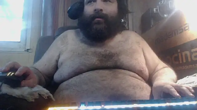 Snapshot of hairyhulk chatting on 01-10-25, 10:50 hairyhulk online show from 01-10-25, 10:50