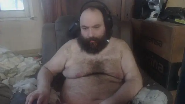 Snapshot of hairyhulk chatting on 01-25-25, 10:29 hairyhulk online show from 01-25-25, 10:29