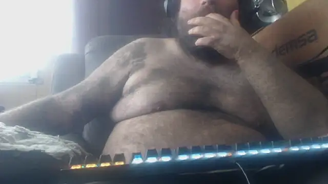 Snapshot of hairyhulk chatting on 10-02-25, 05:09 hairyhulk online show from 10-02-25, 05:09