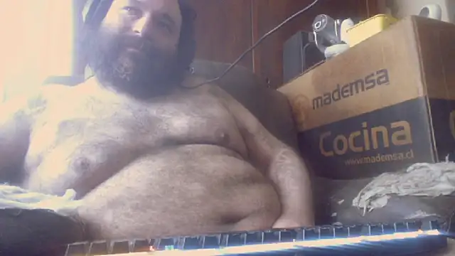 Snapshot of hairyhulk chatting on 10-27-25, 05:39 hairyhulk online show from 10-27-25, 05:39