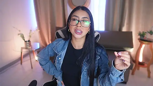 Sara albrecht online show from 02-24-25, 04:15