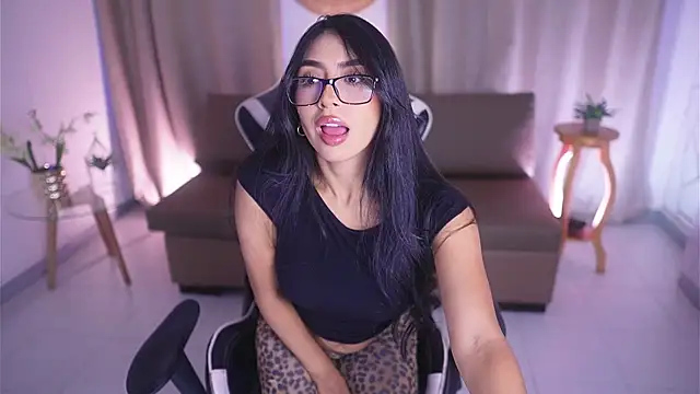 Sara albrecht online show from 03-11-25, 12:39