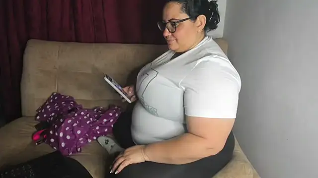 tetasgrandes karol online show from 10-21-25, 05:24