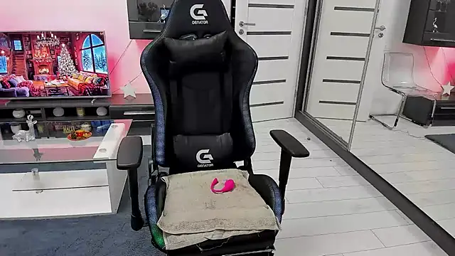 Snapshot of Beauty_Anne chatting on 01-02-25, 08:06 Beauty Anne online show from 01-02-25, 08:06