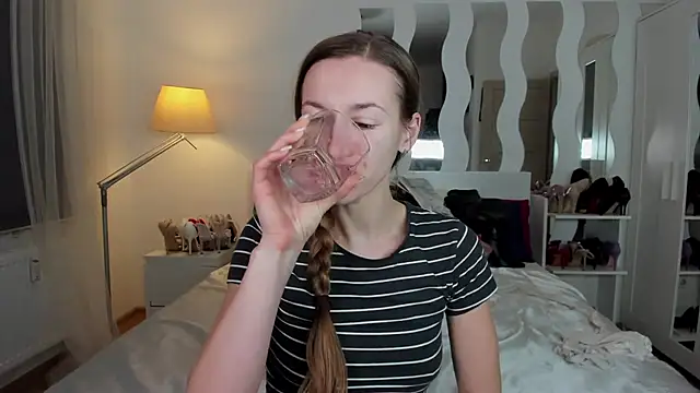 KateRedgar online show from 02-23-25, 06:01