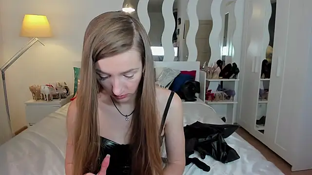 KateRedgar online show from 02-26-25, 03:41