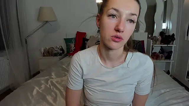 KateRedgar online show from 03-22-25, 11:53