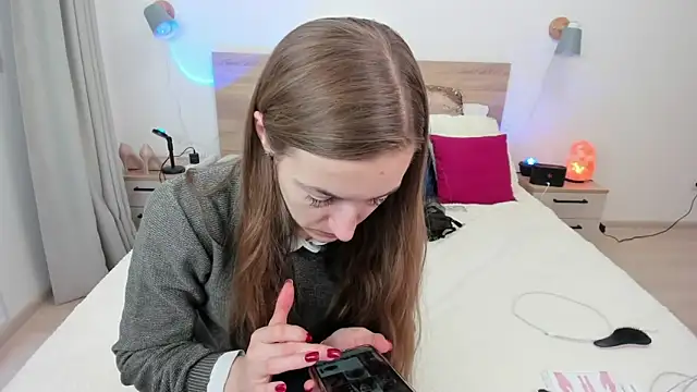 KateRedgar online show from 10-06-25, 07:28