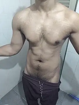 Snapshot of hottboy_39 chatting on 06-20-26, 05:43 hottboy 39 online show from 06-20-26, 05:43